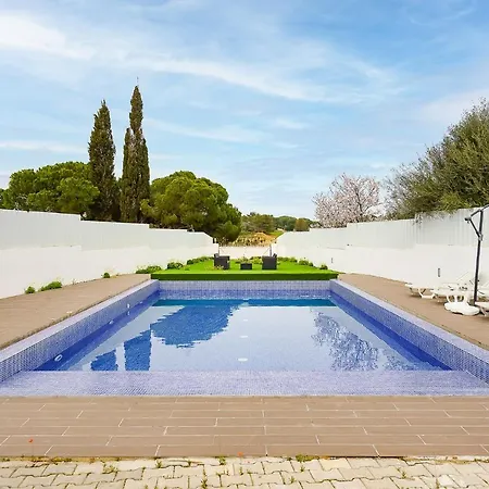 Porches Velho, With Private Pool Holiday home *